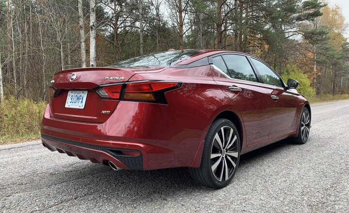 2020 nissan altima vs 2020 subaru legacy comparison