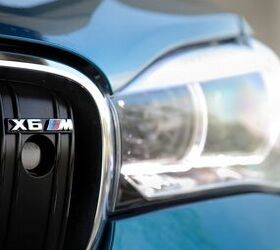 2015 BMW X6 M headlight