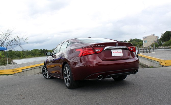 9 things nissan shows off with the 2016 maxima