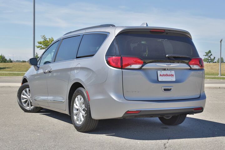 2017 chrysler pacifica review