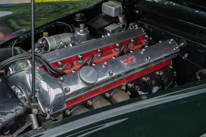 What It's Like to Drive a Vintage 1955 Jaguar XK140 | AutoGuide.com