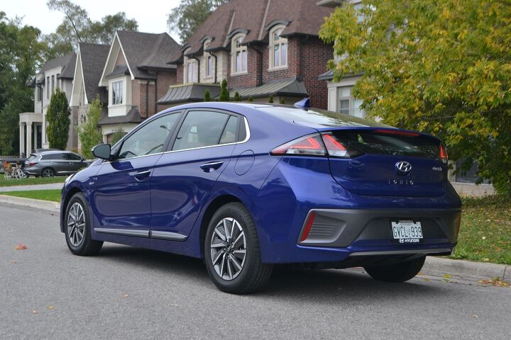 2020 hyundai ioniq electric review it s okay to blend in