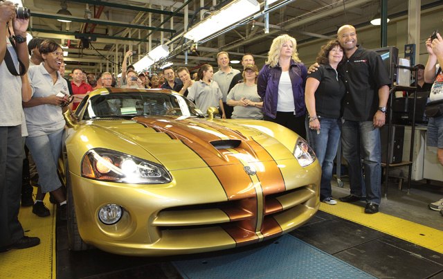 July 1 Dj Detroit Dj Dodge Brand President and CEO Ralph Gilles (right) and plant manager Shelly Brown Gordon (third from right) welcomed more than 400 hundred loyal Viper owners at the Conner Avenue Assembly Plant in Detroit today to present the ultimate factory customized 2010 Dodge Viper coupe to proud new owner D'Ann Rauh…