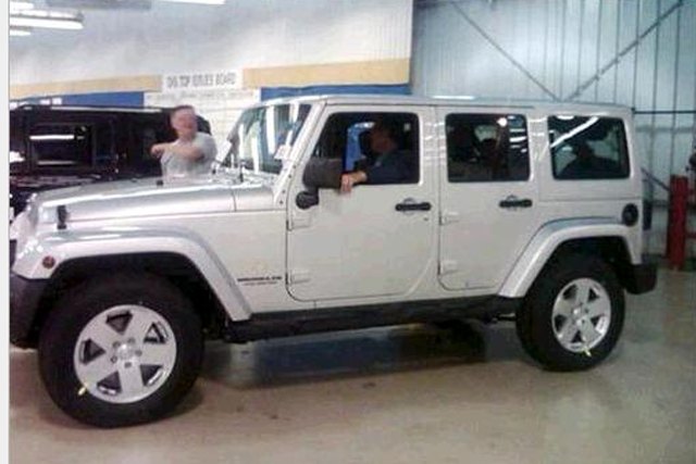 jeep wrangler to get body colored hard top