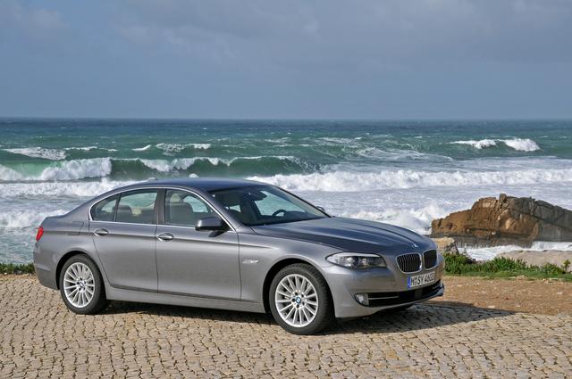 2011 BMW 5 Series Drives Off With Top Safety Pick Award