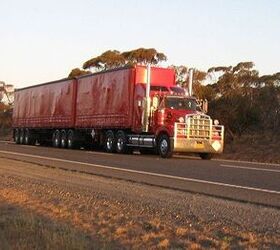 Commercial Truck and Bus Drivers Now Banned From Texting While Driving