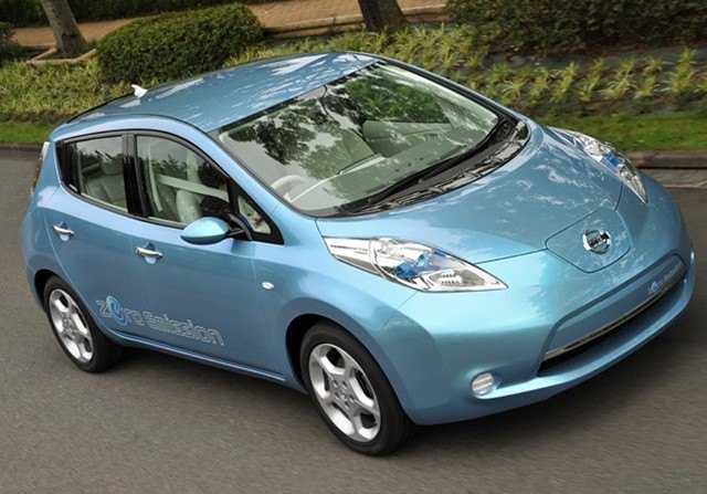 nissan leaf wins popular mechanics breakthrough award