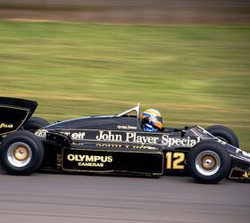 LOTUS F1チームジャケット ブラック ゴールド F1ニュース｜JPSロータスに似ている……ハース新カラーは、意図的