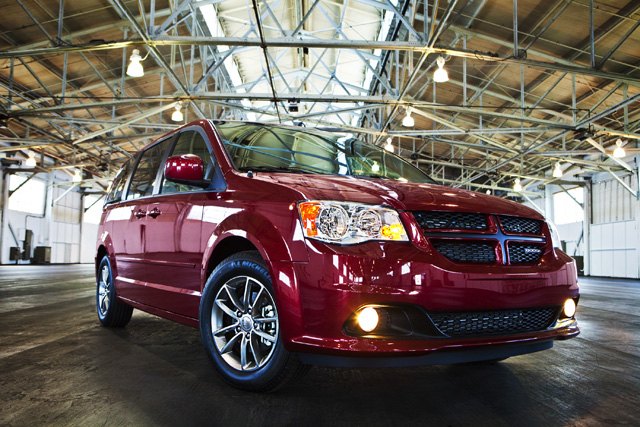 Dodge Grand Caravan R/T 'Man Van' to Debut at Chicago Auto Show