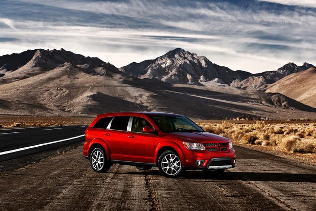 chicago 2011 dodge journey r t debuts