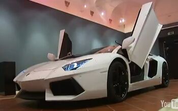 Lamborghini Aventador Assembled Inside Museum [Video]