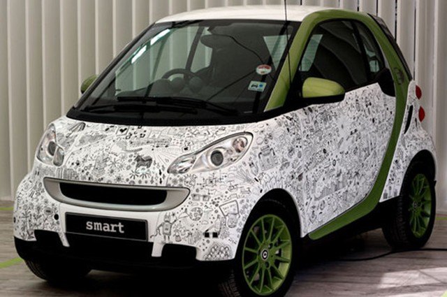 Smart ForTwo Illustrated With Futuristic Tweets