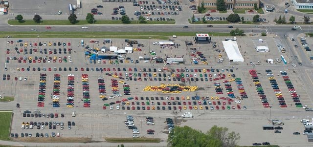 gm canada ontario camaro club attempt guinness world record for largest car mosaic