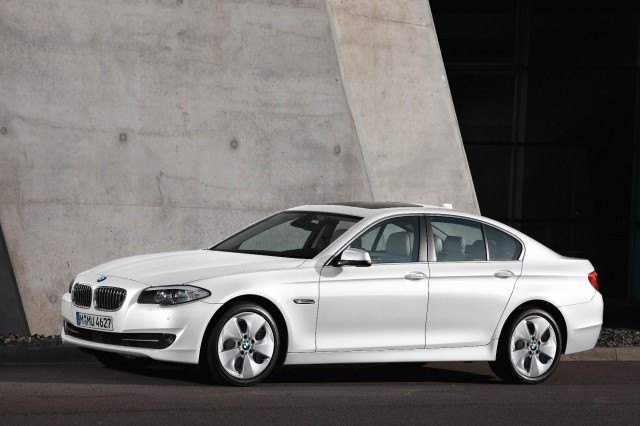 BMW 520d EfficientDynamics Revealed