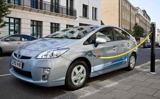 Prius Plug-In "27 Percent Better Than Diesel," According To Toyota