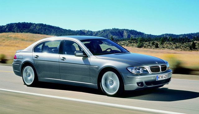 BMW 7-Series Under Safety Investigation by NHTSA