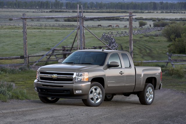 2011 Chevrolet Silverado LTZ Extended Cab. X11CT_SL014 (06/22/2010) (United States)