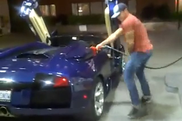 this is how you pump gas in a lamborghini murcielago video