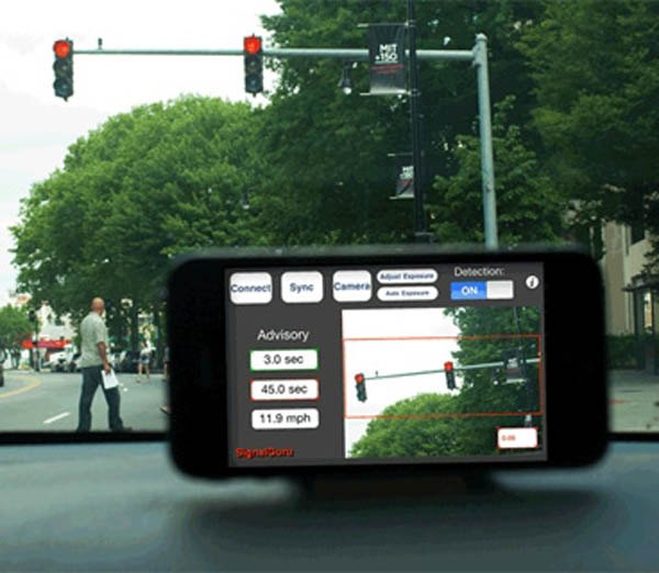 Dashboard Mounted Smartphones Track Traffic Light Times