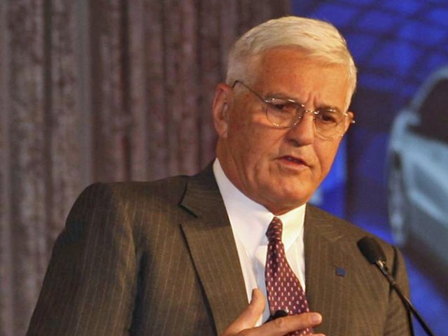 bob lutz back at general motors as adviser