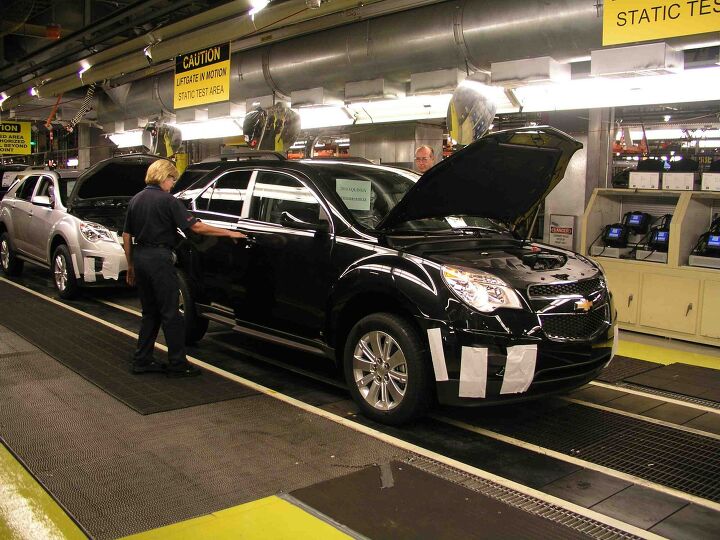 CAMI assembly plant, Ingersoll, Ontario, Canada building the 2010 Chevrolet Equinox. X10CT_EQ053 (03/15/2010)