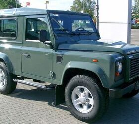 Land Rover Defender To Carry On Until 2017