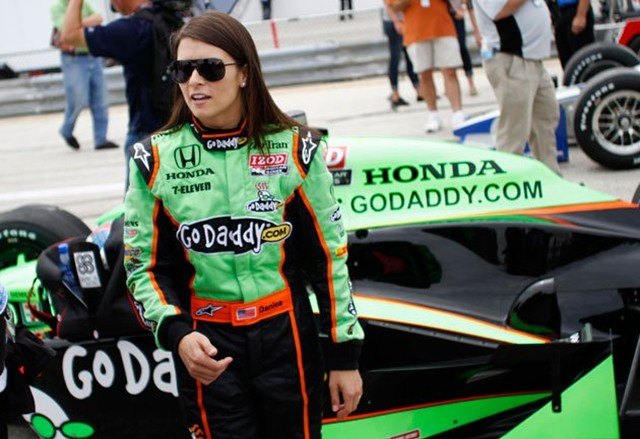 danica patrick to make nascar sprint cup debut at daytona 500