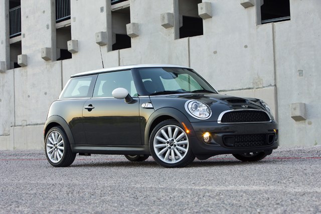 2014 MINI Cooper to Get "Modern" Look, Deliver Up to 45 MPG