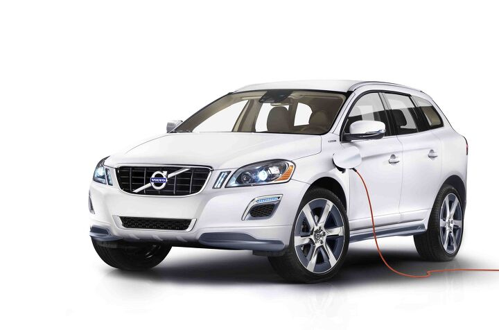 Volvo XC60 Plug-in Hybrid Makes 350 HP, Gets 50 MPG: Detroit Auto Show Preview