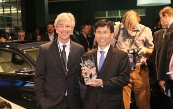 Hyundai Elantra Wins North American Car of the Year: 2012 Detroit Auto Show