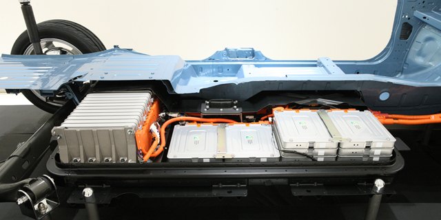 nissan leaf battery packs could get second life as household energy storage units