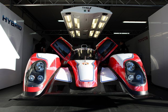 toyota ts030 hybrid launch footage video