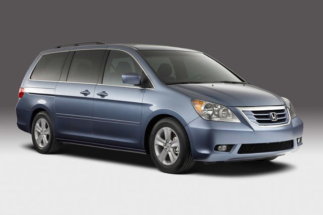 honda odyssey minivans recalled for liftgate malfunction 45 747 units affected