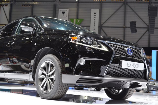 Lexus RX 450h Revealed Early: 2012 Geneva Auto Show