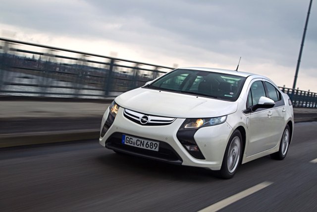 Opel Ampera Breaks 7,000 Order Mark, Nearly Sold Out Until Years End