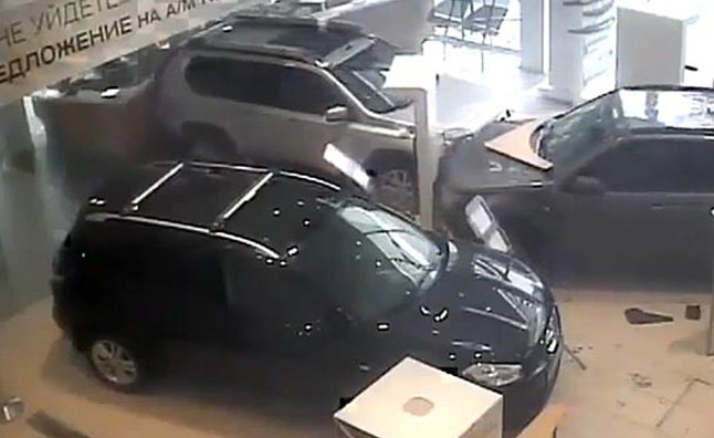 man goes wild in russian nissan dealership video