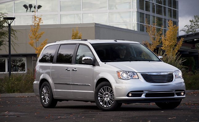 Chrysler Town & Country Plug-In Hybrid Specs Revealed