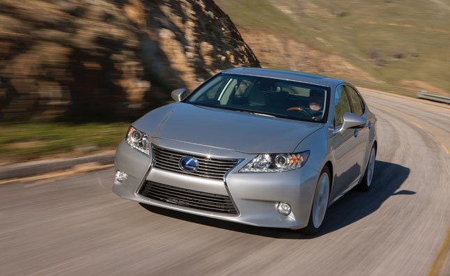 2013 Lexus ES Will Do the Steering For You – Video