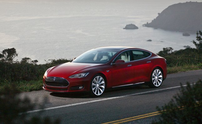 Tesla Model S Deliveries Start One Month Early