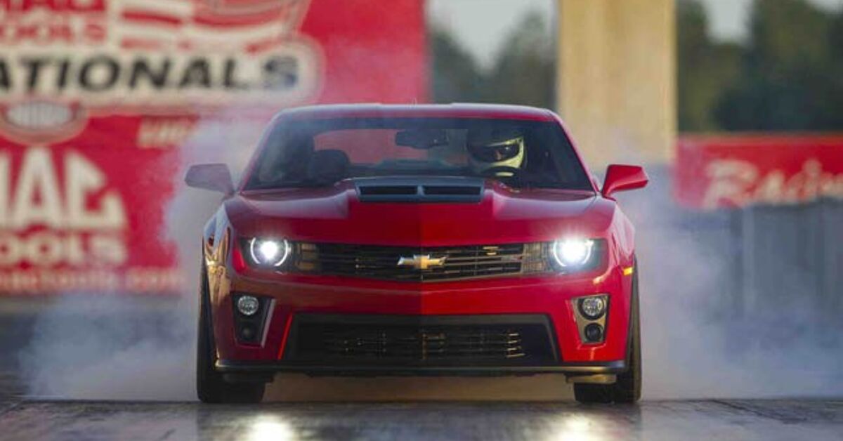 Drag Racing School in the Camaro ZL1 | AutoGuide.com
