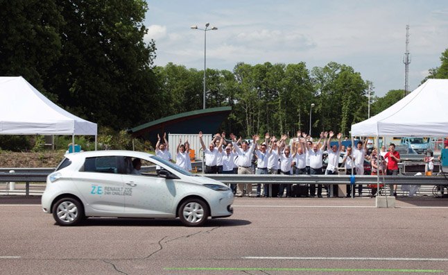 renault zoe sets production ev distance record