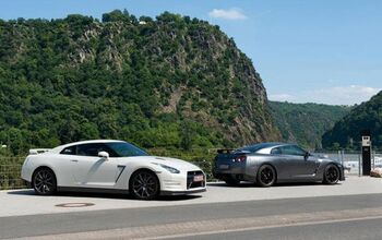 Nissan GT-R Experience Takes to the Track- Video