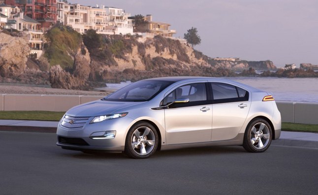 Chevrolet Volt Sales Hold Steady, Nissan Leaf Continues to Struggle