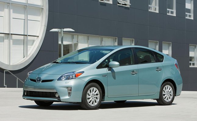 Prius Plug-in Hybrid Bests Volt, Leaf in First Six Months of Sales