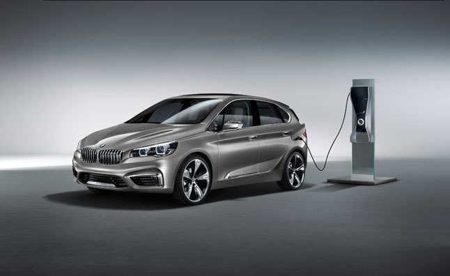 BMW Concept Active Tourer Reveled: Paris Motor Show Preview
