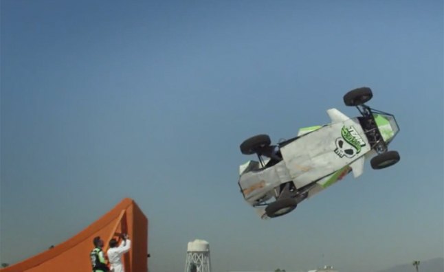 Hot Wheels Sets World Record Corkscrew Jump – Video