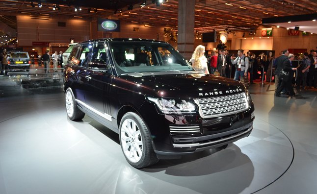 2013 Range Rover Takes Stance on Paris Floor