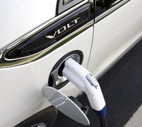 Efficiency, Connectivity Most Valued in 2013 Cars: Study