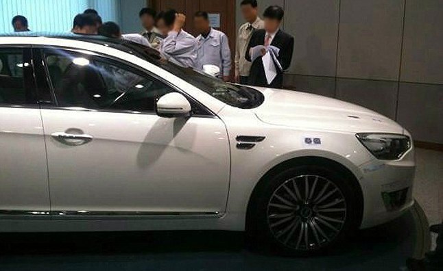 2013 kia k7 unveiled heading to us as cadenza