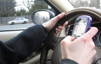 Drivers Under 30 Likely to Use Internet While Driving: Study